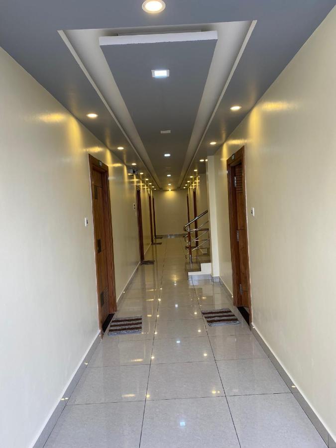 The Landmark Tower Tirunallar Exterior foto